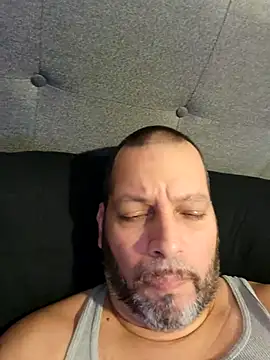 Snapshot of Just2much chatting on November 3, 2025, 1:34 pm Just2much online show from November 3, 2025, 1:34 pm