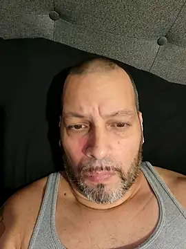 Snapshot of Just2much chatting on November 10, 2025, 12:48 pm Just2much online show from November 10, 2025, 12:48 pm