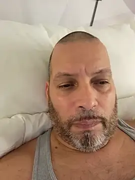 Snapshot of Just2much chatting on November 27, 2025, 2:02 am Just2much online show from November 27, 2025, 2:02 am