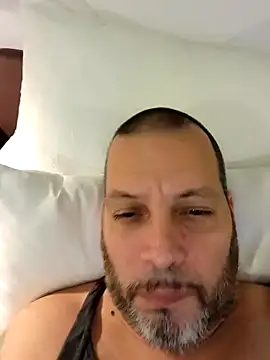 Snapshot of Just2much chatting on December 18, 2025, 2:39 am Just2much online show from December 18, 2025, 2:39 am