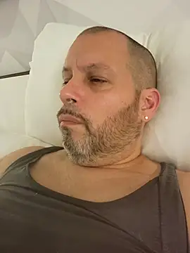 Snapshot of Just2much chatting on January 8, 2026, 1:52 am Just2much online show from January 8, 2026, 1:52 am