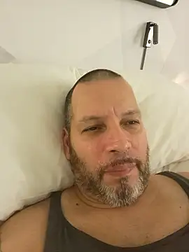 Snapshot of Just2much chatting on January 15, 2026, 3:55 am Just2much online show from January 15, 2026, 3:55 am