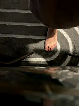 dimitriei online show from November 8, 2025, 5:51 am