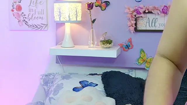 Snapshot of ChloeRem chatting on October 23, 2025, 12:10 am ChloeRem online show from October 23, 2025, 12:10 am