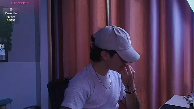 Ares Dickson online show from October 28, 2025, 8:22 pm