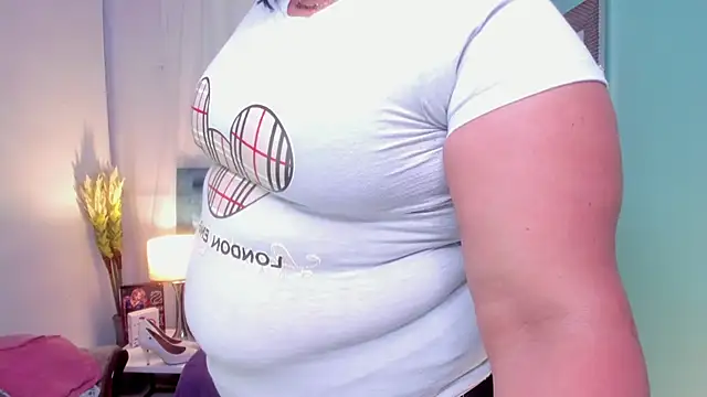 Busty Juicy online show from February 20, 2025, 1:14 am