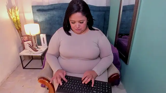 Busty Juicy online show from March 1, 2025, 2:55 pm