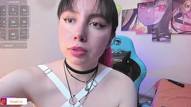 Snapshot of Julieta_cott chatting on March 4, 2026, 10:38 pm Julieta cott online show from March 4, 2026, 10:38 pm