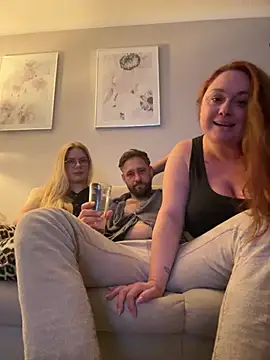Curvyloveandhim online show from July 2, 2026, 9:21 pm