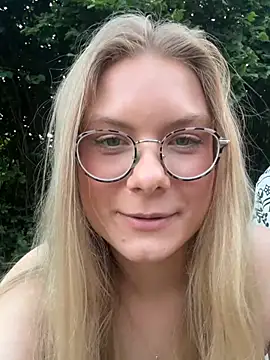 Curvyloveandhim online show from July 12, 2026, 7:38 pm