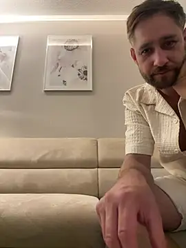 Curvyloveandhim online show from July 23, 2026, 9:57 pm