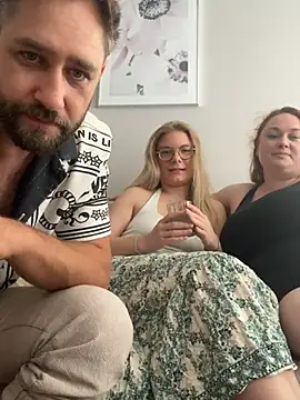 Curvyloveandhim online show from July 30, 2026, 11:53 am