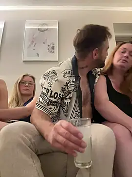 Curvyloveandhim online show from August 7, 2026, 10:34 pm