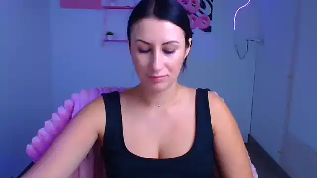 Snapshot of Loren_Moa chatting on October 24, 2025, 11:50 am Loren Moa online show from October 24, 2025, 11:50 am