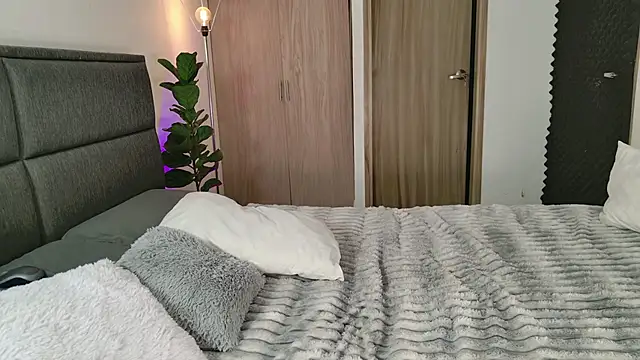 Snapshot of lady_ni_ chatting on September 24, 2025, 12:52 pm lady ni  online show from September 24, 2025, 12:52 pm