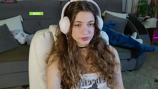 Sarah Supershy online show from November 29, 2025, 4:43 pm