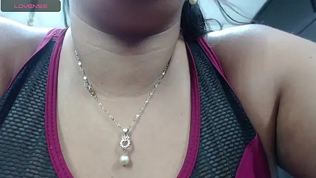 Snapshot of ozuna_sex chatting on October 23, 2025, 7:23 pm ozuna sex online show from October 23, 2025, 7:23 pm