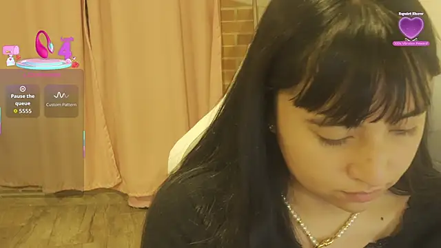 Snapshot of emitaa17228o chatting on May 10, 2026, 12:27 am emitaa17228o online show from May 10, 2026, 12:27 am