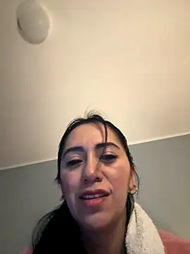 Snapshot of tamara_jay chatting on December 6, 2024, 6:37 am tamara jay online show from December 6, 2024, 6:37 am