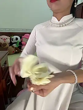    Erin    online show from June 18, 2026, 2:01 am