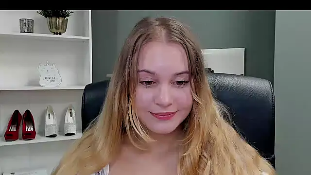 kitty valeria online show from September 17, 2025, 8:54 pm