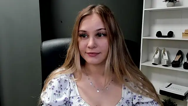 Snapshot of kitty_valeria chatting on May 6, 2026, 8:47 pm kitty valeria online show from May 6, 2026, 8:47 pm