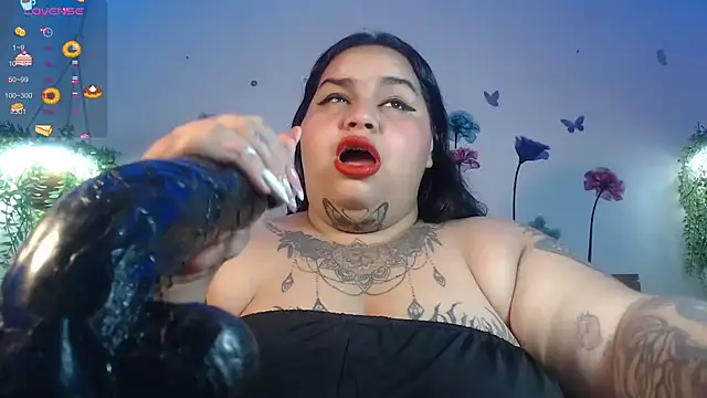 Snapshot of VeronikCuhubby chatting on December 4, 2024, 12:03 pm VeronikCuhubby online show from December 4, 2024, 12:03 pm