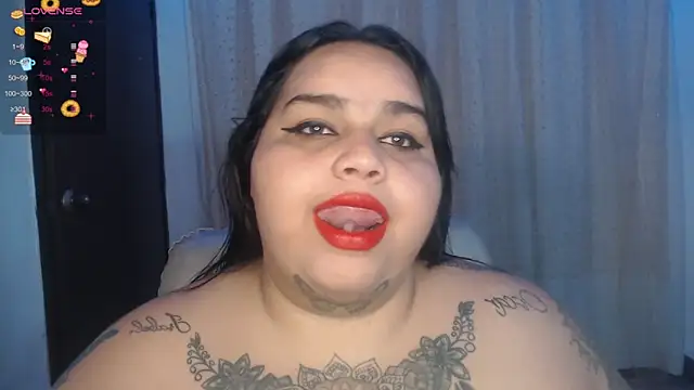 Snapshot of VeronikCuhubby chatting on December 6, 2024, 12:05 pm VeronikCuhubby online show from December 6, 2024, 12:05 pm