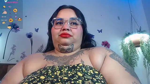 Snapshot of VeronikCuhubby chatting on January 18, 2025, 12:15 pm VeronikCuhubby online show from January 18, 2025, 12:15 pm