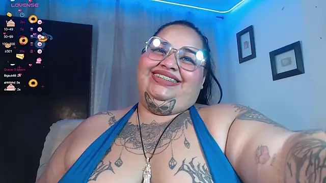 Snapshot of VeronikCuhubby chatting on January 27, 2025, 3:18 pm VeronikCuhubby online show from January 27, 2025, 3:18 pm