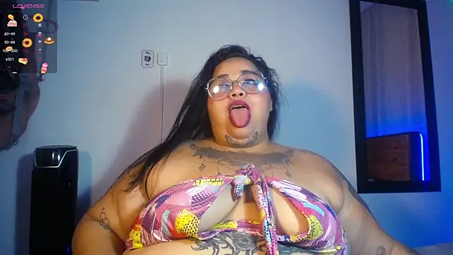 Snapshot of VeronikCuhubby chatting on February 25, 2025, 11:11 pm VeronikCuhubby online show from February 25, 2025, 11:11 pm