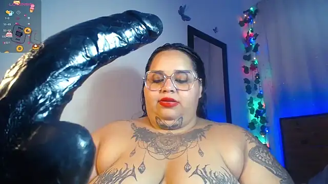 Snapshot of VeronikCuhubby chatting on February 27, 2025, 12:21 am VeronikCuhubby online show from February 27, 2025, 12:21 am