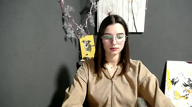 lady olivia  online show from December 20, 2024, 4:46 pm