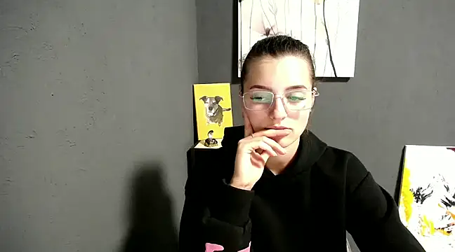 lady olivia  online show from February 10, 2025, 4:58 pm