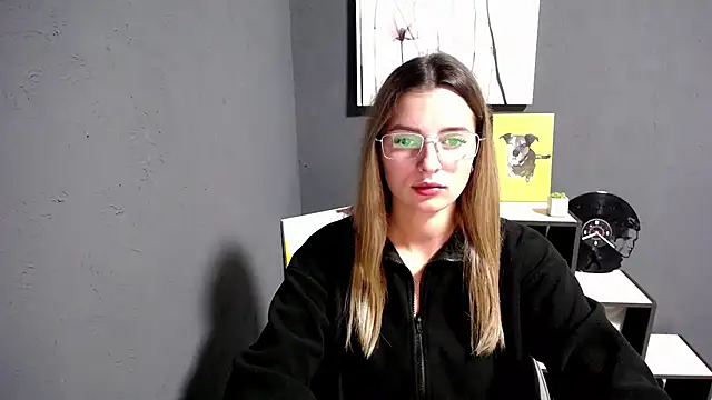 lady olivia  online show from September 24, 2025, 12:19 pm