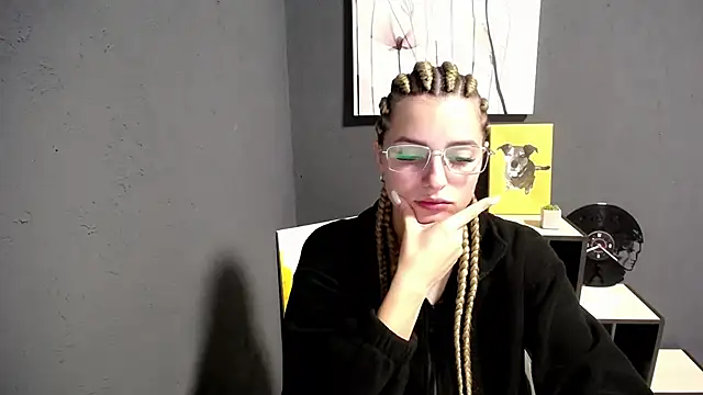 lady olivia  online show from October 13, 2025, 2:28 pm