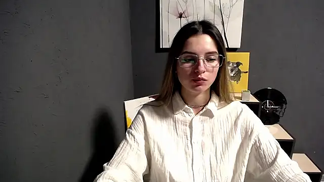 lady olivia  online show from January 13, 2026, 12:32 pm