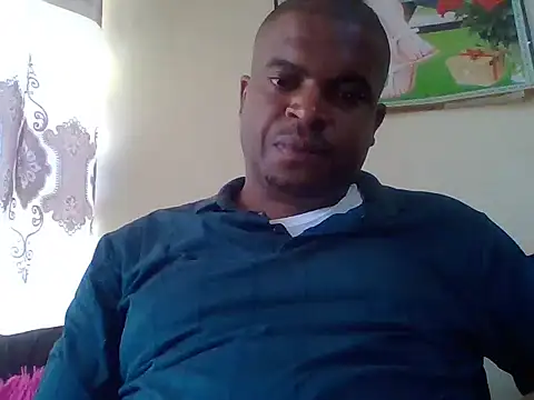 Snapshot of lui_cuuty chatting on September 19, 2025, 12:06 pm lui cuuty online show from September 19, 2025, 12:06 pm