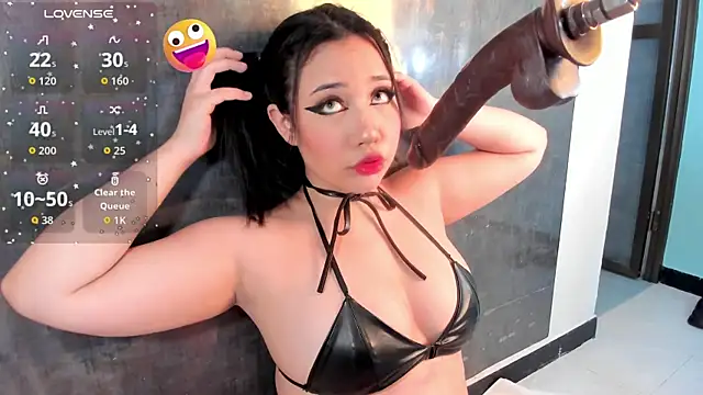 Snapshot of emy_evie chatting on October 1, 2025, 6:03 pm emy evie online show from October 1, 2025, 6:03 pm