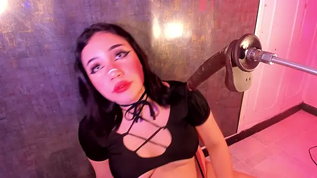 Snapshot of emy_evie chatting on October 23, 2025, 7:34 pm emy evie online show from October 23, 2025, 7:34 pm