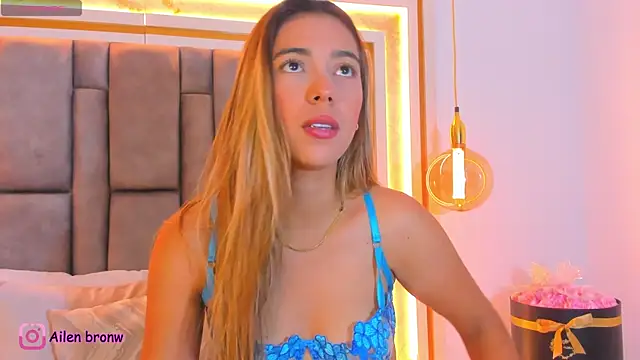 Snapshot of elianabrown chatting on October 10, 2025, 10:20 pm elianabrown online show from October 10, 2025, 10:20 pm