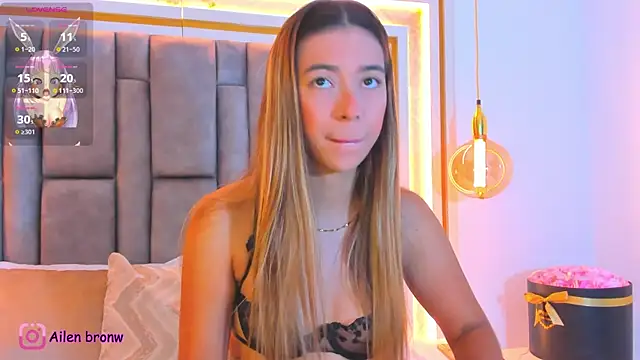 Snapshot of elianabrown chatting on October 24, 2025, 10:17 pm elianabrown online show from October 24, 2025, 10:17 pm