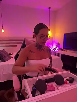 YasmimBrasil online show from March 2, 2026, 8:26 pm