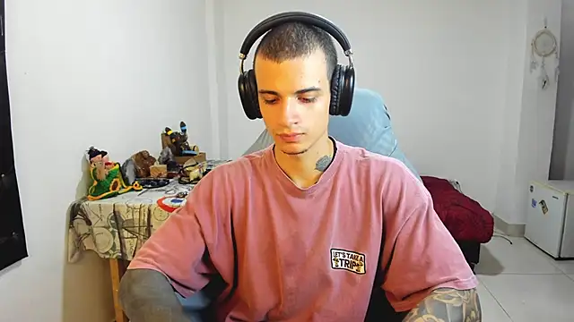 Snapshot of Balo_lovers chatting on March 17, 2025, 8:09 pm Balo lovers online show from March 17, 2025, 8:09 pm