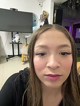 Victoria Adams14 online show from December 19, 2025, 3:02 am