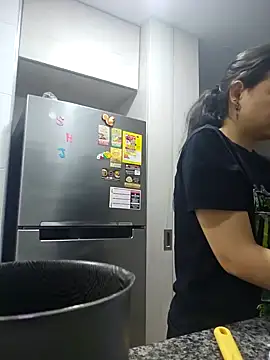 Snapshot of azumiichan chatting on December 21, 2024, 4:19 am azumiichan online show from December 21, 2024, 4:19 am