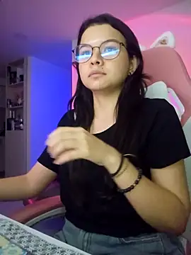 Snapshot of azumiichan chatting on September 19, 2025, 11:49 pm azumiichan online show from September 19, 2025, 11:49 pm