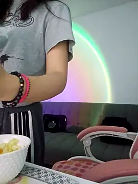 Snapshot of azumiichan chatting on October 8, 2025, 12:30 am azumiichan online show from October 8, 2025, 12:30 am