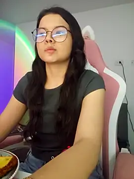 Snapshot of azumiichan chatting on October 21, 2025, 12:00 am azumiichan online show from October 21, 2025, 12:00 am