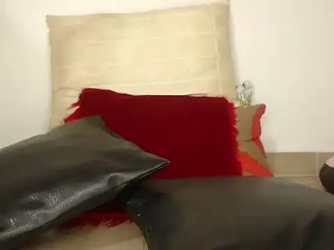 staylor29 online show from November 22, 2025, 12:20 am